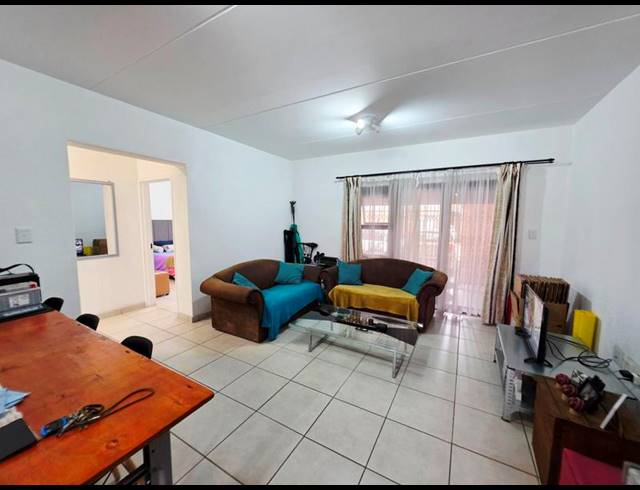 3 BEDROOM APARTMENT FOR SALE IN RAVENSWOOD